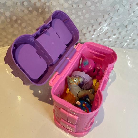 LITTLE PEOPLE FISHER PRICE PLAY AND N GO 🏰CASTLE - Picture 13 of 13